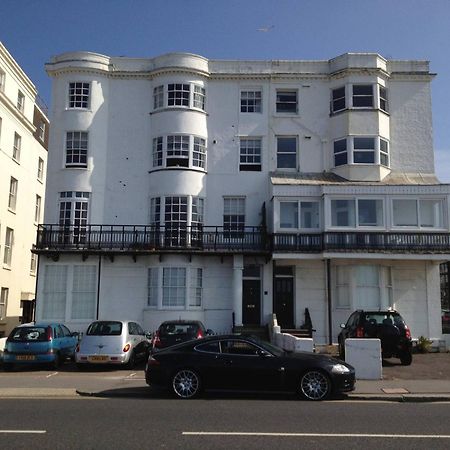 Seaview Regency Apartment With Private Parking Brighton ภายนอก รูปภาพ
