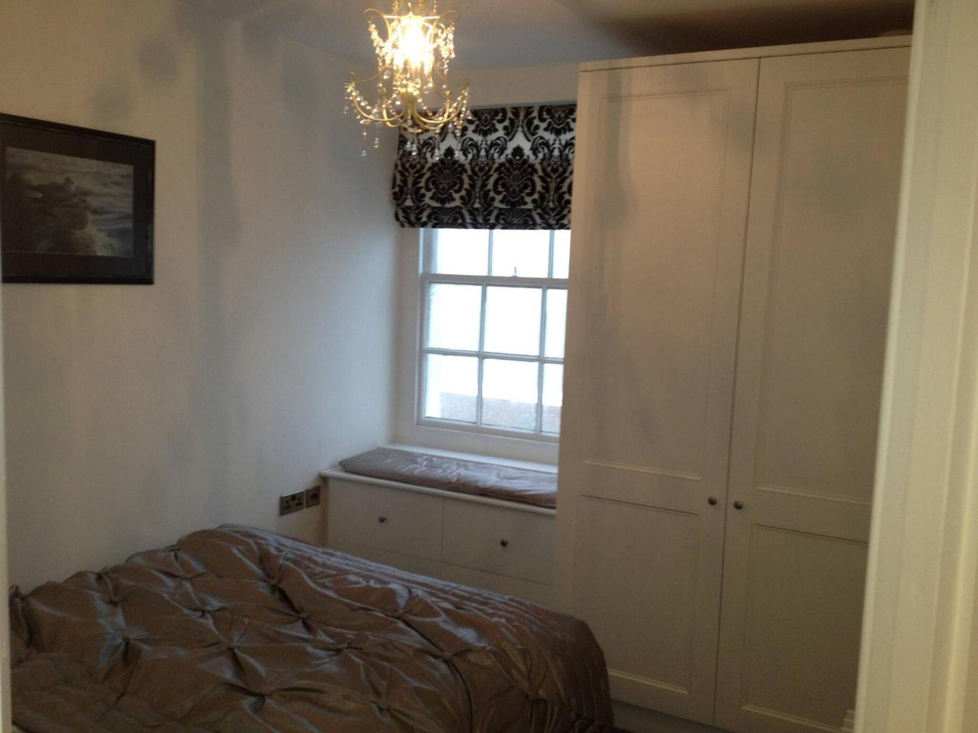 Seaview Regency Apartment With Private Parking Brighton ภายนอก รูปภาพ