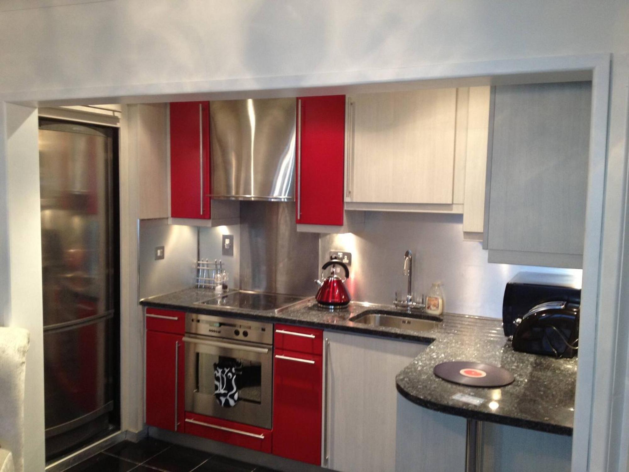 Seaview Regency Apartment With Private Parking Brighton ภายนอก รูปภาพ
