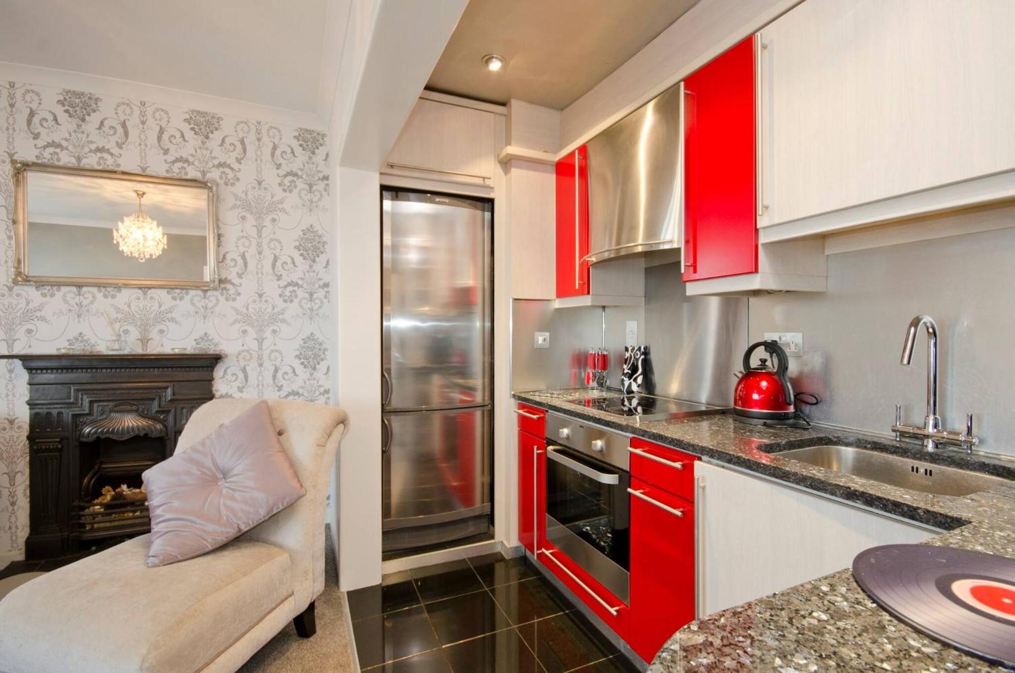 Seaview Regency Apartment With Private Parking Brighton ภายนอก รูปภาพ