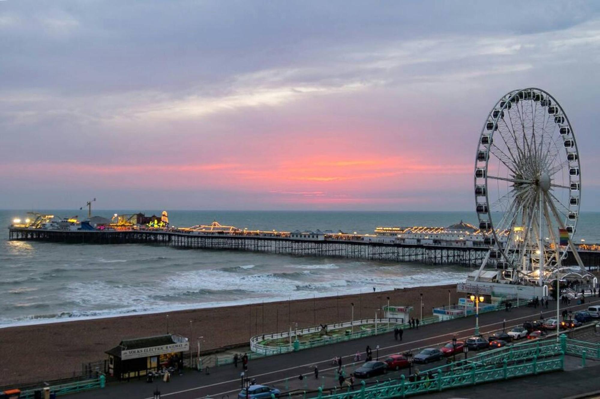 Seaview Regency Apartment With Private Parking Brighton ภายนอก รูปภาพ